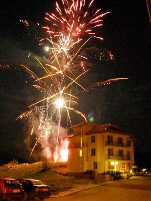 Ribkata Family Hotel Smolyan Exterior photo