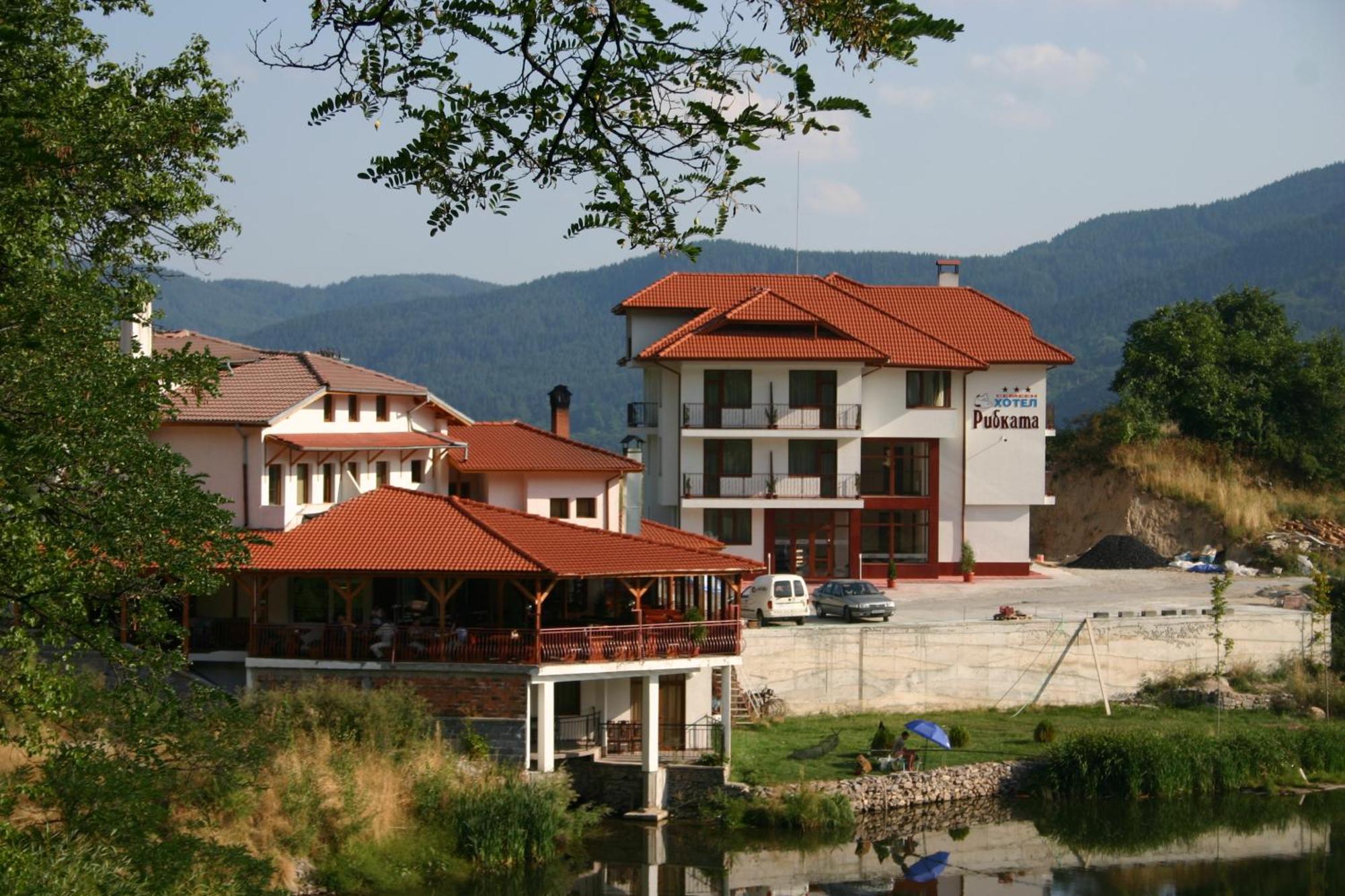 Ribkata Family Hotel Smolyan Exterior photo