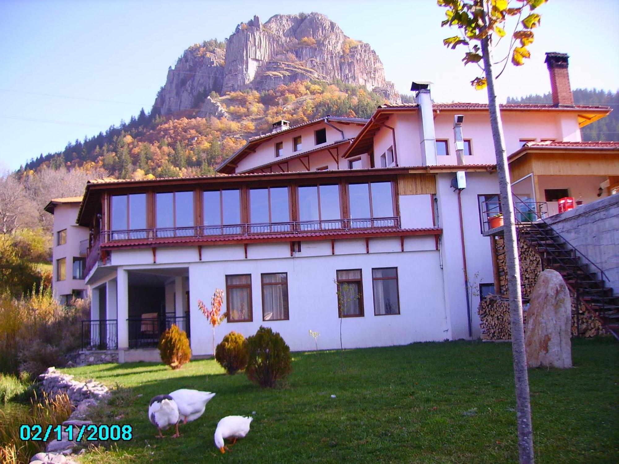 Ribkata Family Hotel Smolyan Exterior photo