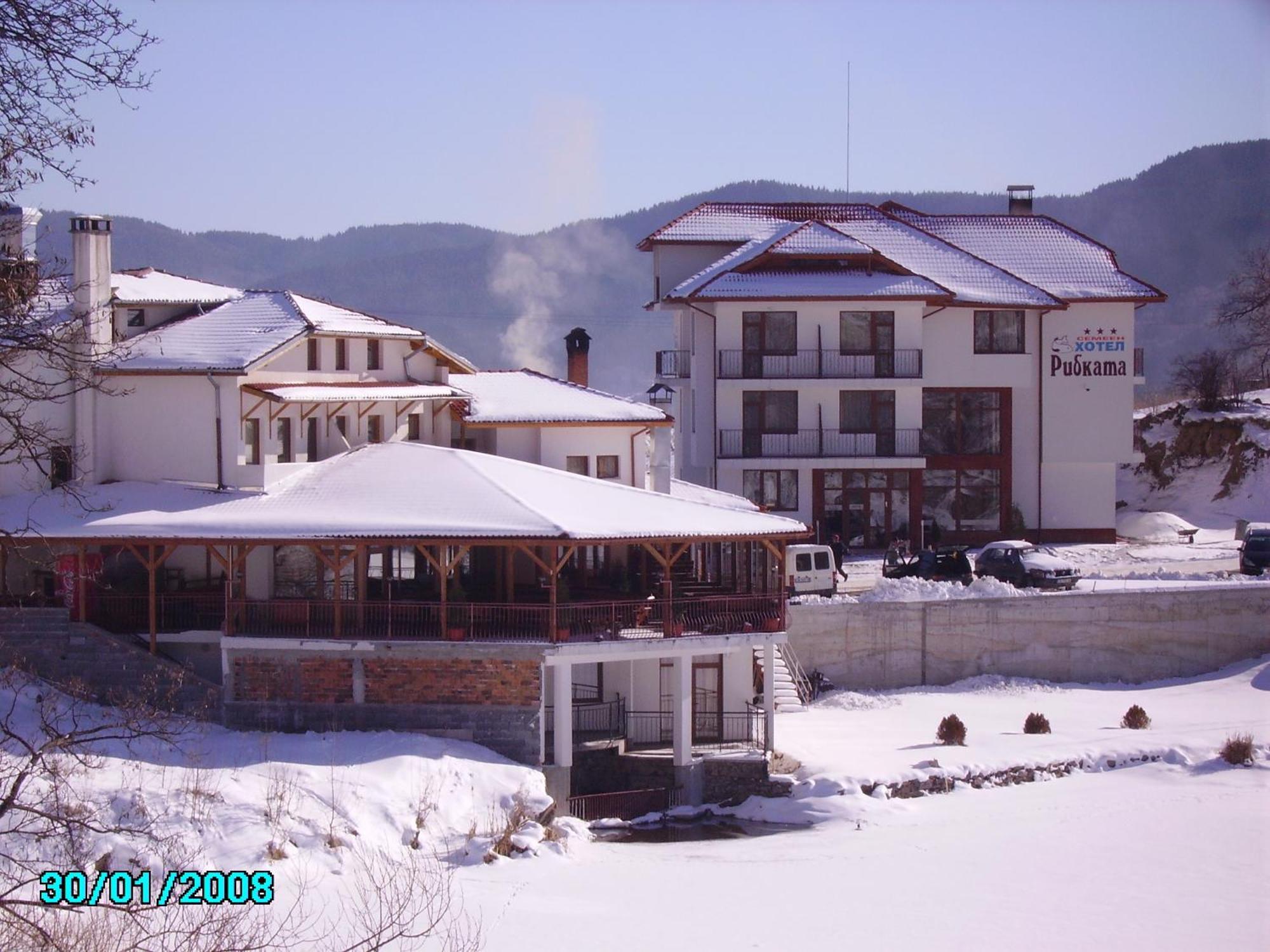 Ribkata Family Hotel Smolyan Exterior photo