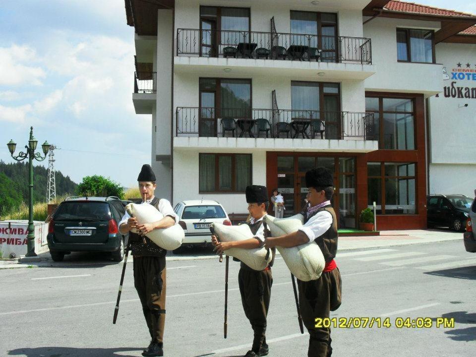 Ribkata Family Hotel Smolyan Exterior photo